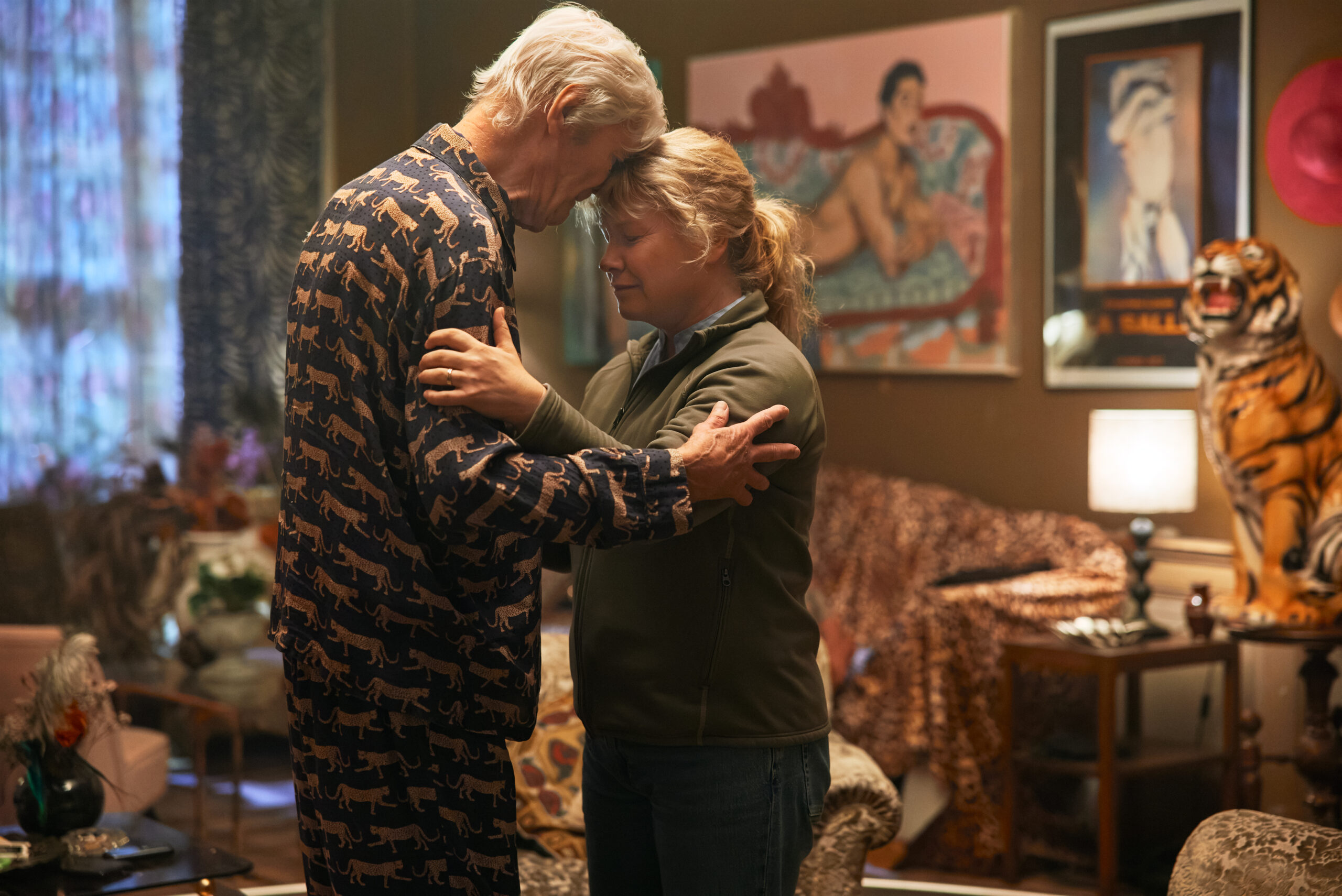 Je m'apelle Agneta. (L to R) Claes Månsson as Einar, Eva Melander as Agneta in Ja m'apelle Agneta. Cr. Courtesy of Netflix © 2024