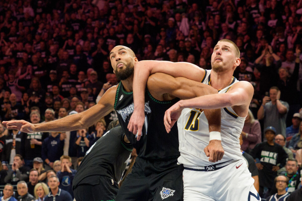 Έξαλλος ο Νίκολα Γιόκιτς στο τέλος του Μινεσότα Τίμπεργουλβς - Ντένβερ Νάγκετς προκάλεσε σύρραξη στο παρκέ