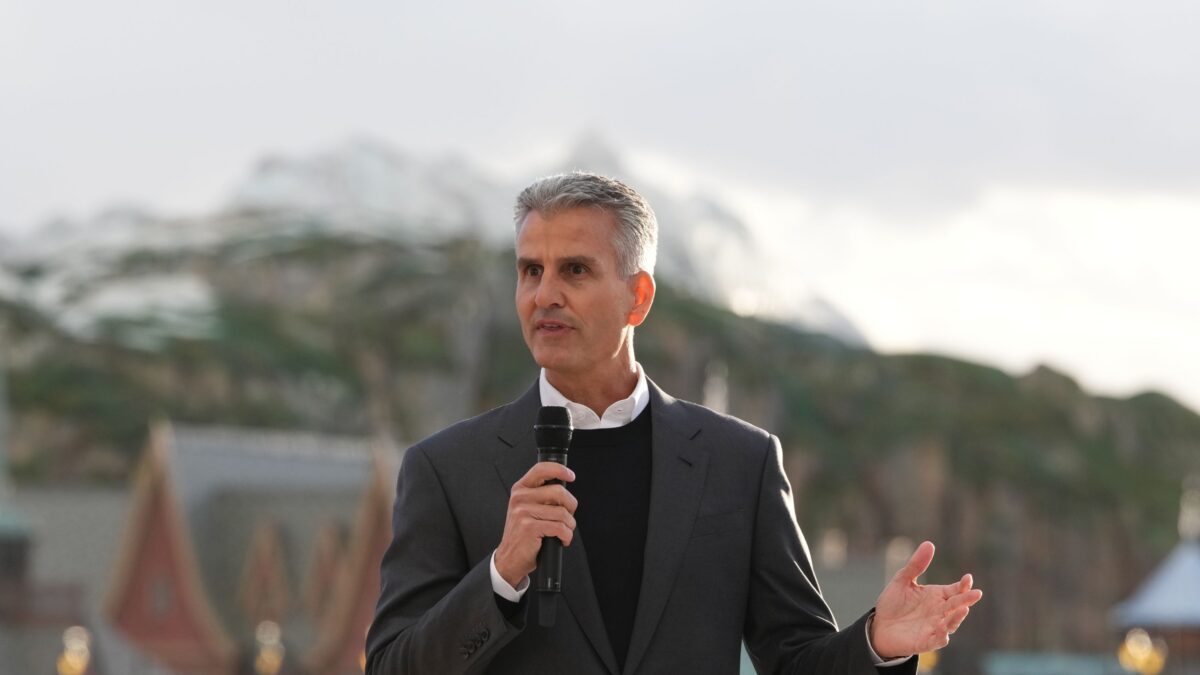 Ο Τζος Ντ'Αμάρο