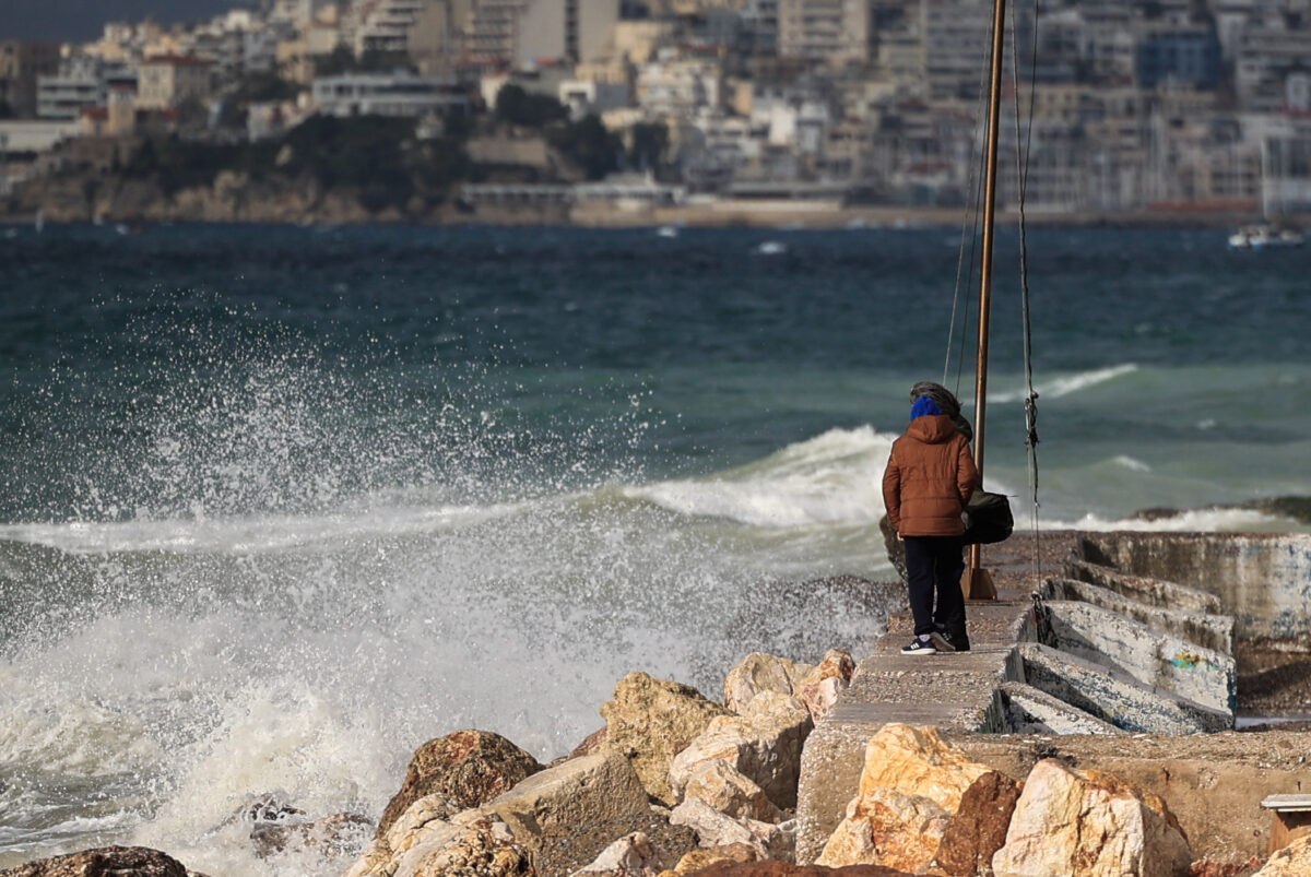 Καιρός: Έρχονται βροχές από το μεσημέρι - Ανεμοι 8 μποφόρ και «βουτιά» της θερμοκρασίας έως 10 βαθμούς από την Παρασκευή