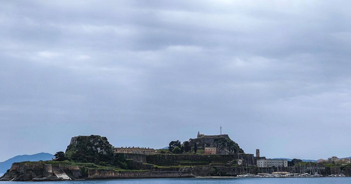 Καιρός αύριο: Βροχές σε Μακεδονία και Θράκη – Ήλιος και λίγα σύννεφα στην υπόλοιπη χώρα
