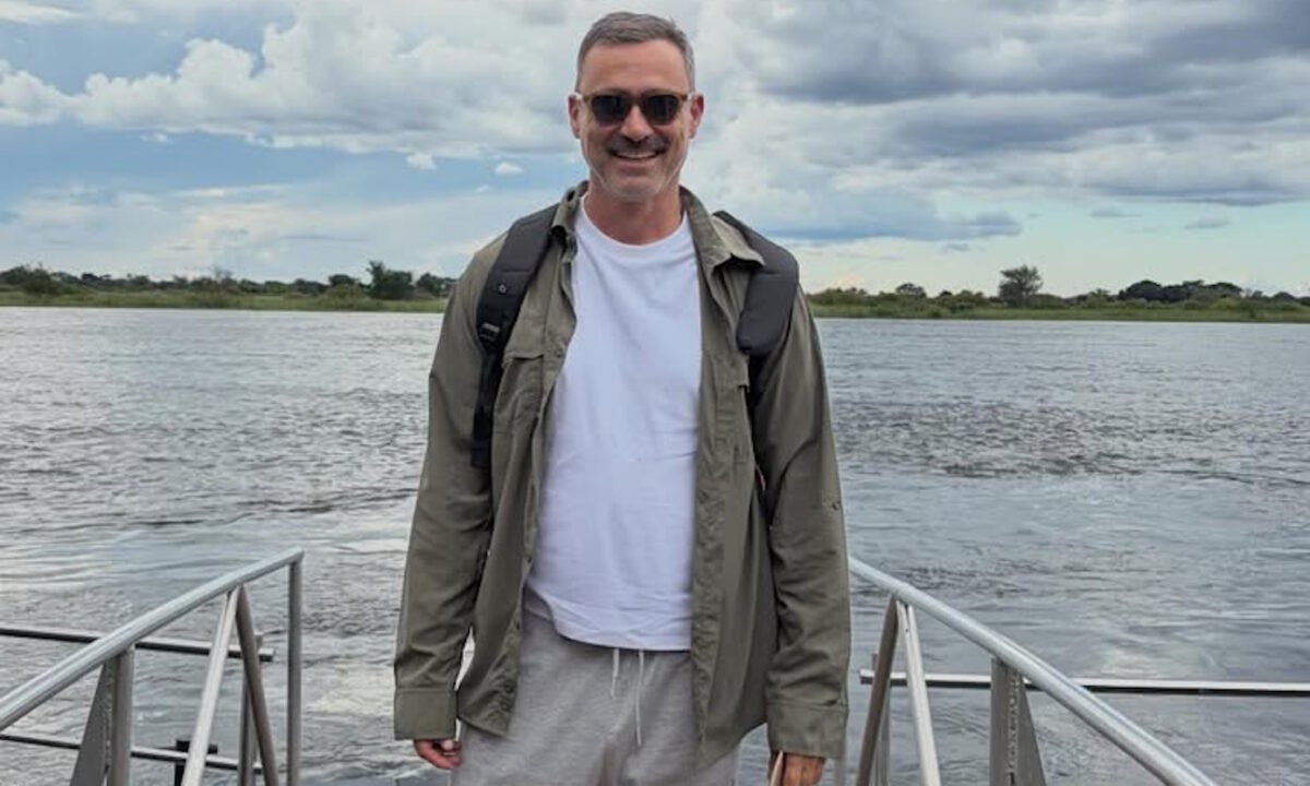 Γιώργος Καπουτζίδης: Η ανάρτηση για τη γιορτή του και το μακρινό ταξίδι