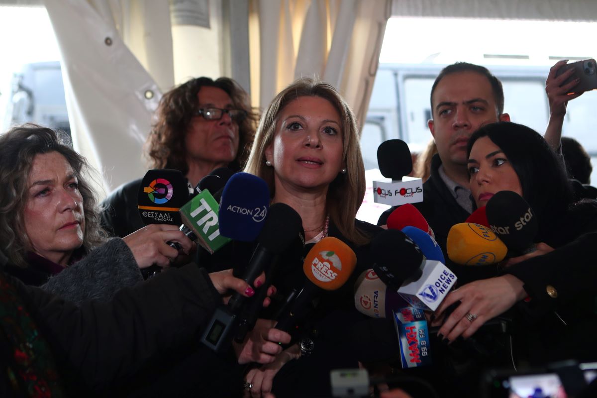 Η Μαρία Καρυστιανού έξω από τη δικαστική αίθουσα / ΣΩΤΗΡΗΣ ΔΗΜΗΤΡΟΠΟΥΛΟΣ/EUROKINISSI