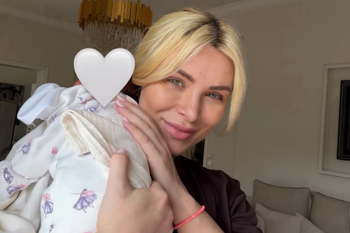 Κατερίνα Καινούργιου: Έξαλλη με τις φωτογραφίες AI της κόρης της που έχουν κυκλοφορήσει - «Αυτό δεν είναι δικό μου παιδί»