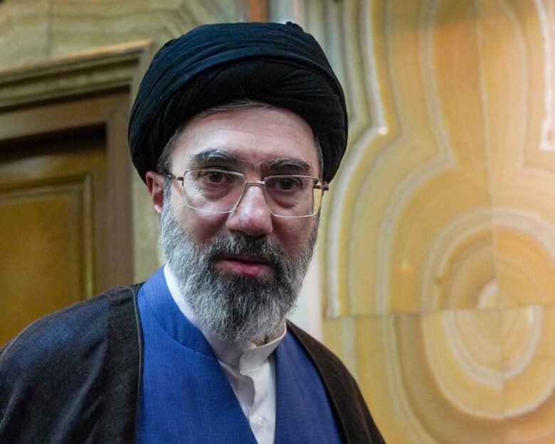 ΝΥΤ: Ο Μοτζτάμπα Χαμενεΐ είναι τόσο παραμορφωμένος στο πρόσωπο που θα χρειαστεί πλαστική επέμβαση