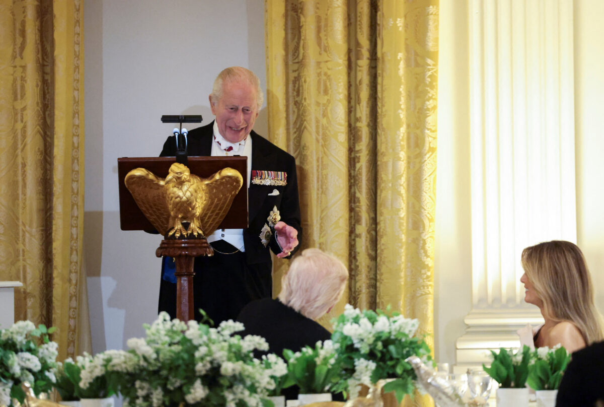 Βασιλιάς Κάρολος σε Ντόναλντ Τραμπ: «Αν δεν ήμασταν εμείς θα μιλούσατε γαλλικά»