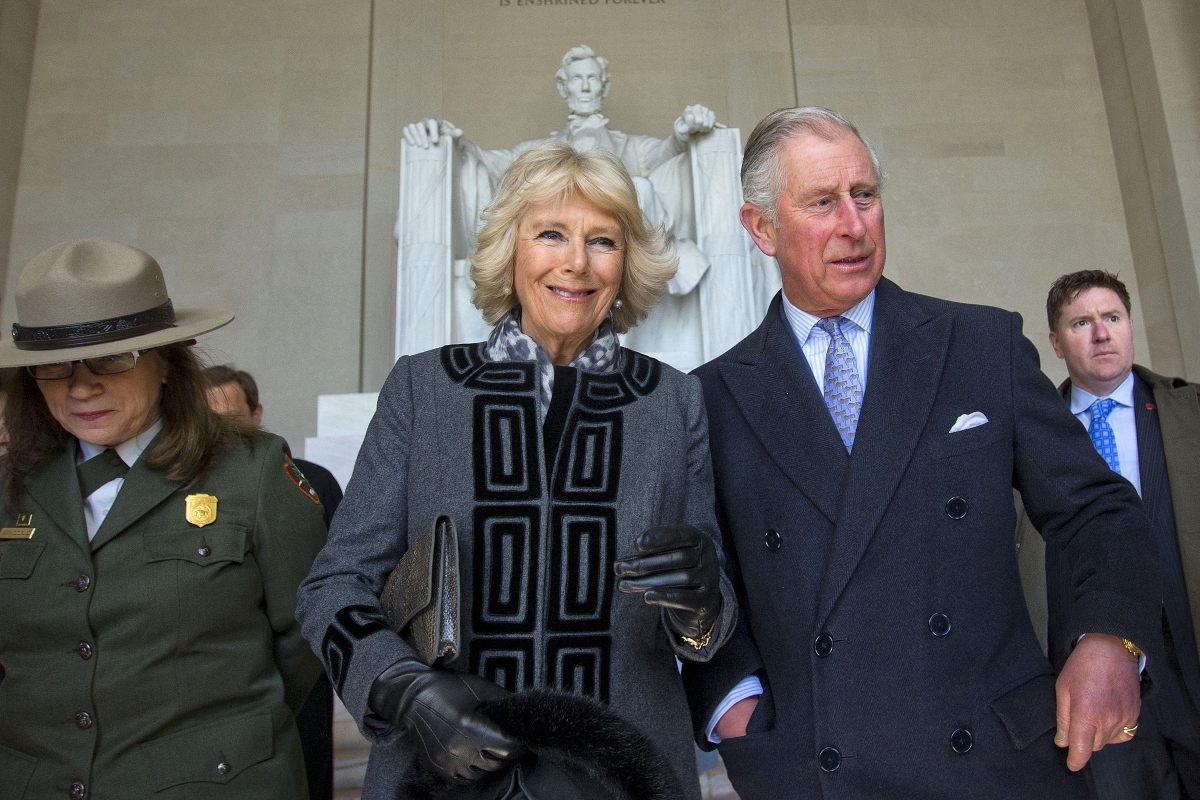 Ο βασιλιάς Κάρολος θα ταξιδέψει κανονικά στις ΗΠΑ: «Η επίσκεψη θα γίνει όπως έχει προγραμματιστεί», λέει το παλάτι