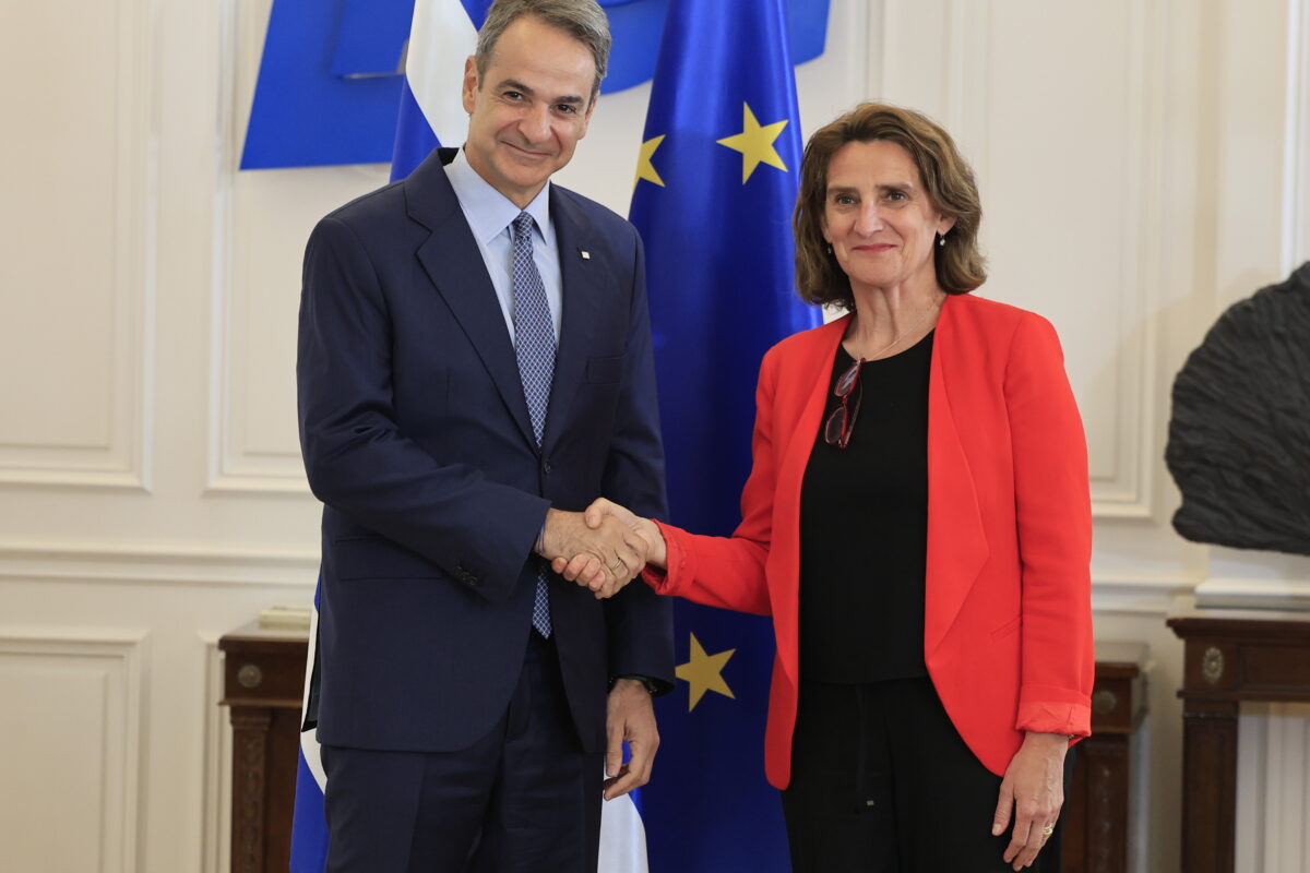 Μητσοτάκης σε αντιπρόεδρο Κομισιόν: «Η Ελλάδα πρωτοπόρος στις ΑΠΕ» - Στο επίκεντρο οι τιμές ενέργειας