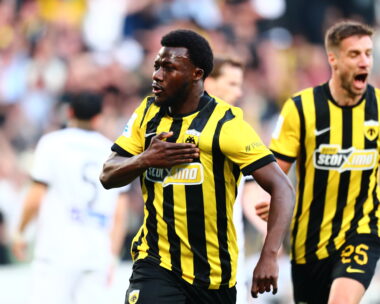 Ο Κοϊτά της ΑΕΚ πανηγυρίζει το δεύτερο γκολ κόντρα στον ΠΑΟΚ