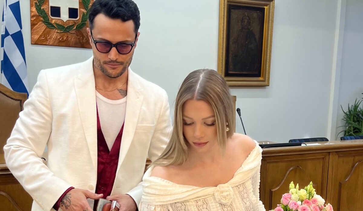 Ο τραγουδιστής Κωνσταντίνος Φραντζής παντρεύτηκε την αγαπημένη του πριν γίνουν γονείς