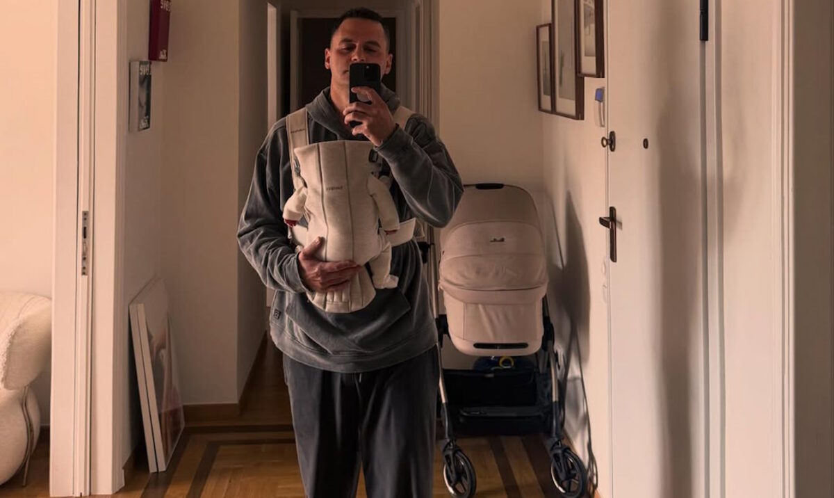 Κατερίνα Καινούργιου: Το συγκινητικό βίντεο με το μωρό της και η selfie του Παναγιώτη Κουτσουμπή