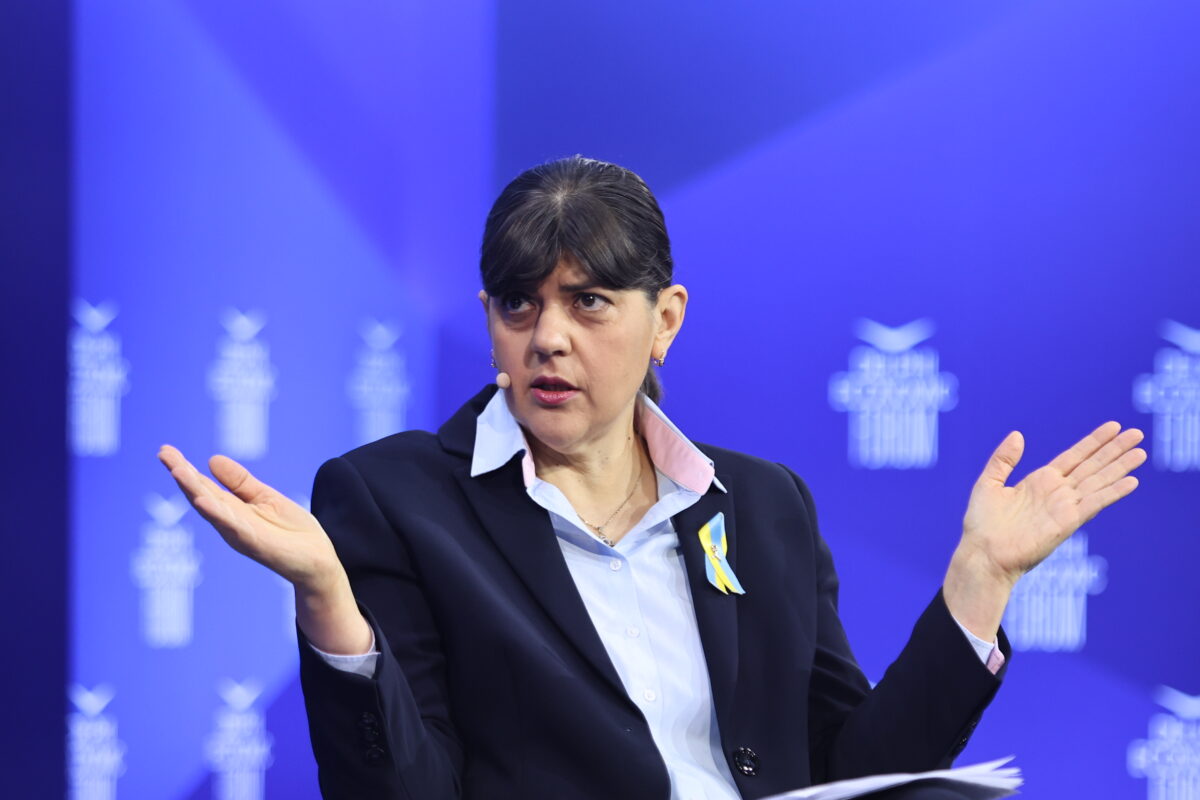 Λάουρα Κοβέσι από Δελφούς: «Δεν υπάρχει καθαρή χώρα, υπάρχει διαφθορά παντού»