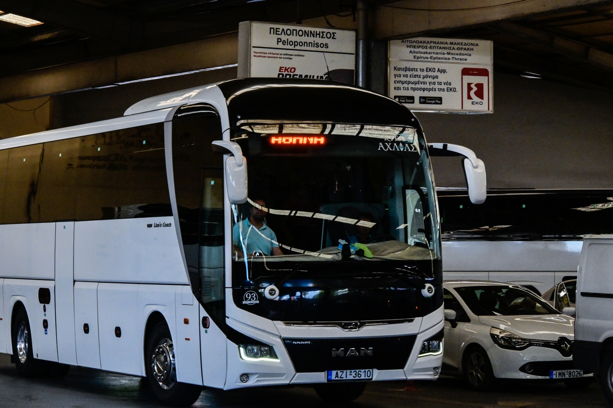 Αγρίνιο: Οδηγός ΚΤΕΛ φαίνεται να αποκοιμήθηκε και να έστειλε το λεωφορείο πάνω στις προστατευτικές μπαριέρες