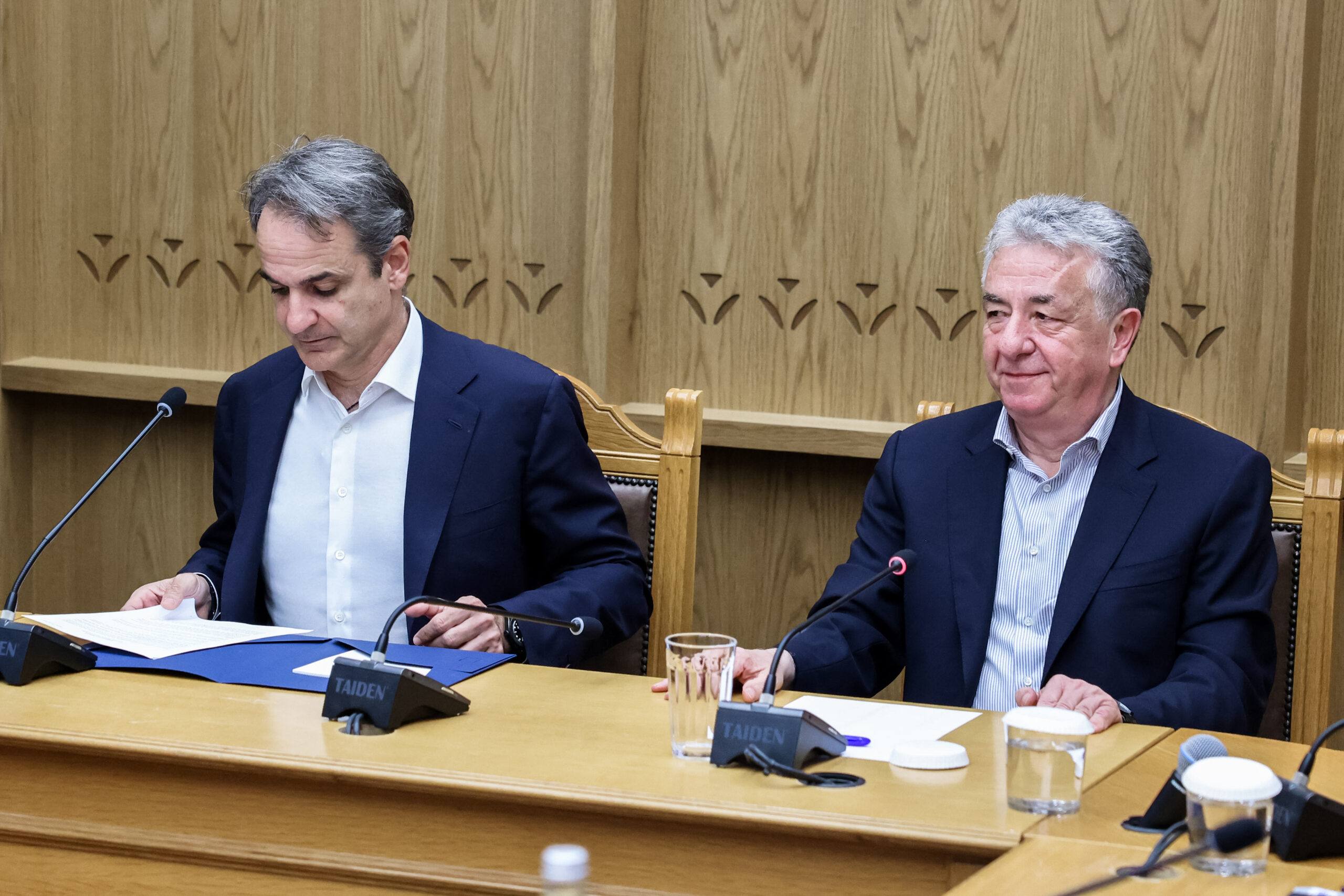 Σύσκεψη υπό την προεδρία του πρωθυπουργού Κυριάκου Μητσοτάκη με αντικείμενο τα μέτρα αντιμετώπισης της λειψυδρίας, στην έδρα της Περιφέρειας Κρήτης στο Ηράκλειο