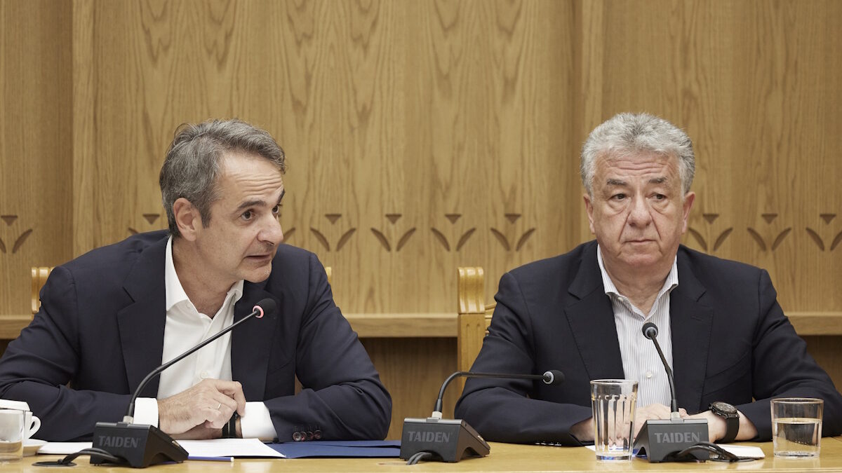 Σύσκεψη υπό την προεδρία του πρωθυπουργού Κυριάκου Μητσοτάκη με αντικείμενο τα μέτρα αντιμετώπισης της λειψυδρίας, στην έδρα της Περιφέρειας Κρήτης στο Ηράκλειο