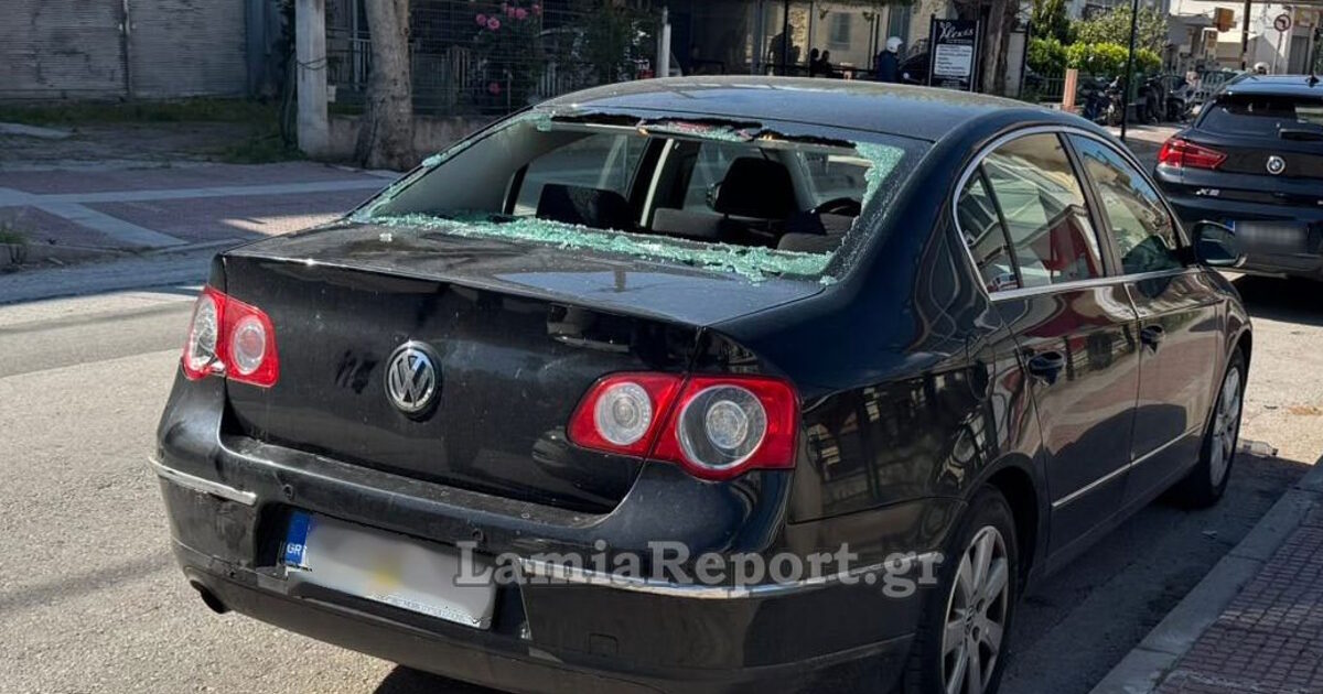 Τροχαίο στη Λαμία: Στο νοσοκομείο νεαρός μοτοσικλετιστής που έπεσε πάνω σε σταθμευμένο αυτοκίνητο