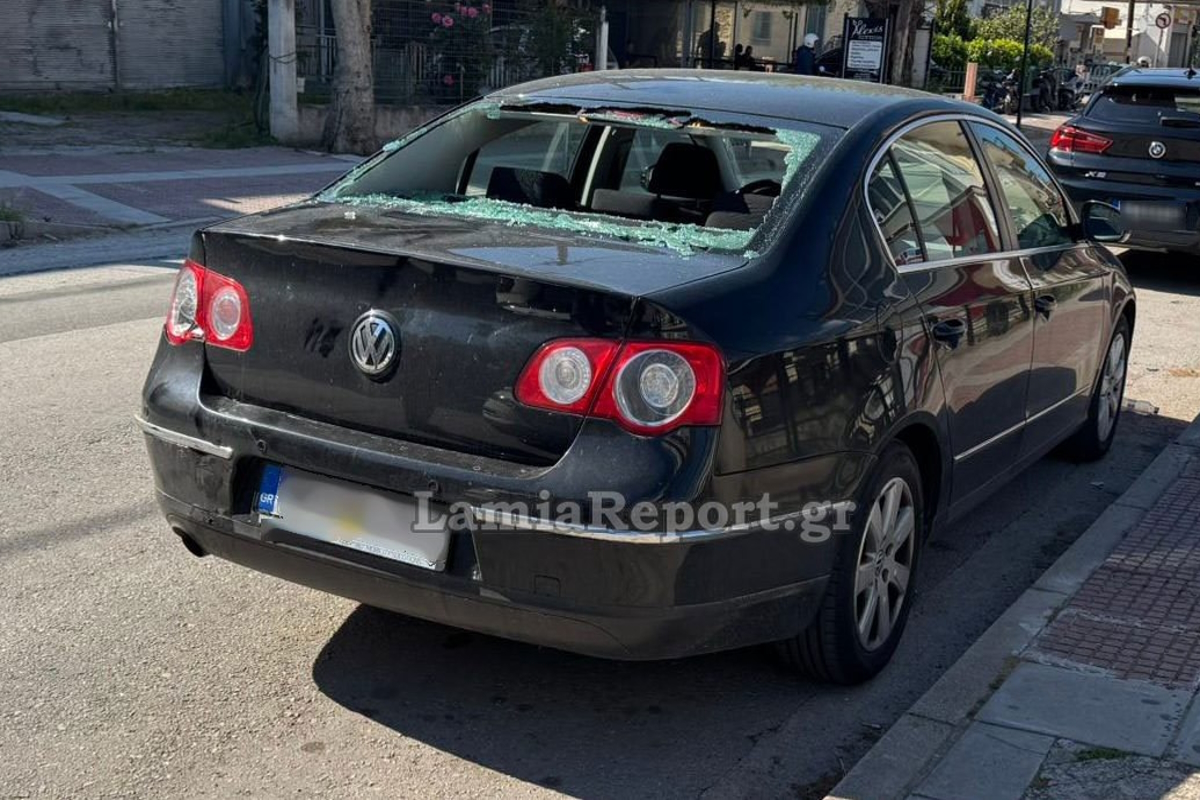 Τροχαίο στη Λαμία: Στο νοσοκομείο νεαρός μοτοσικλετιστής που έπεσε πάνω σε σταθμευμένο αυτοκίνητο