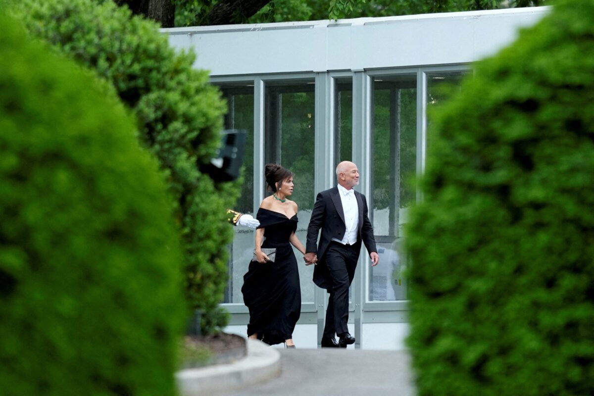 Η Λόρεν Σάντσεθ με τον Τζεφ Μπέζος