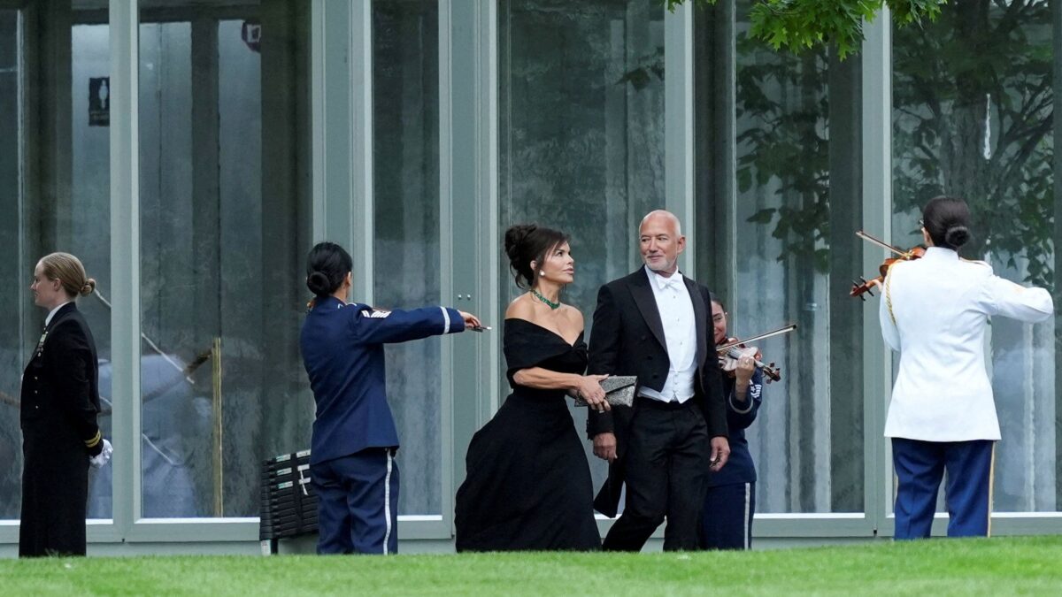 Η Λόρεν Σάντσεθ με τον Τζεφ Μπέζος