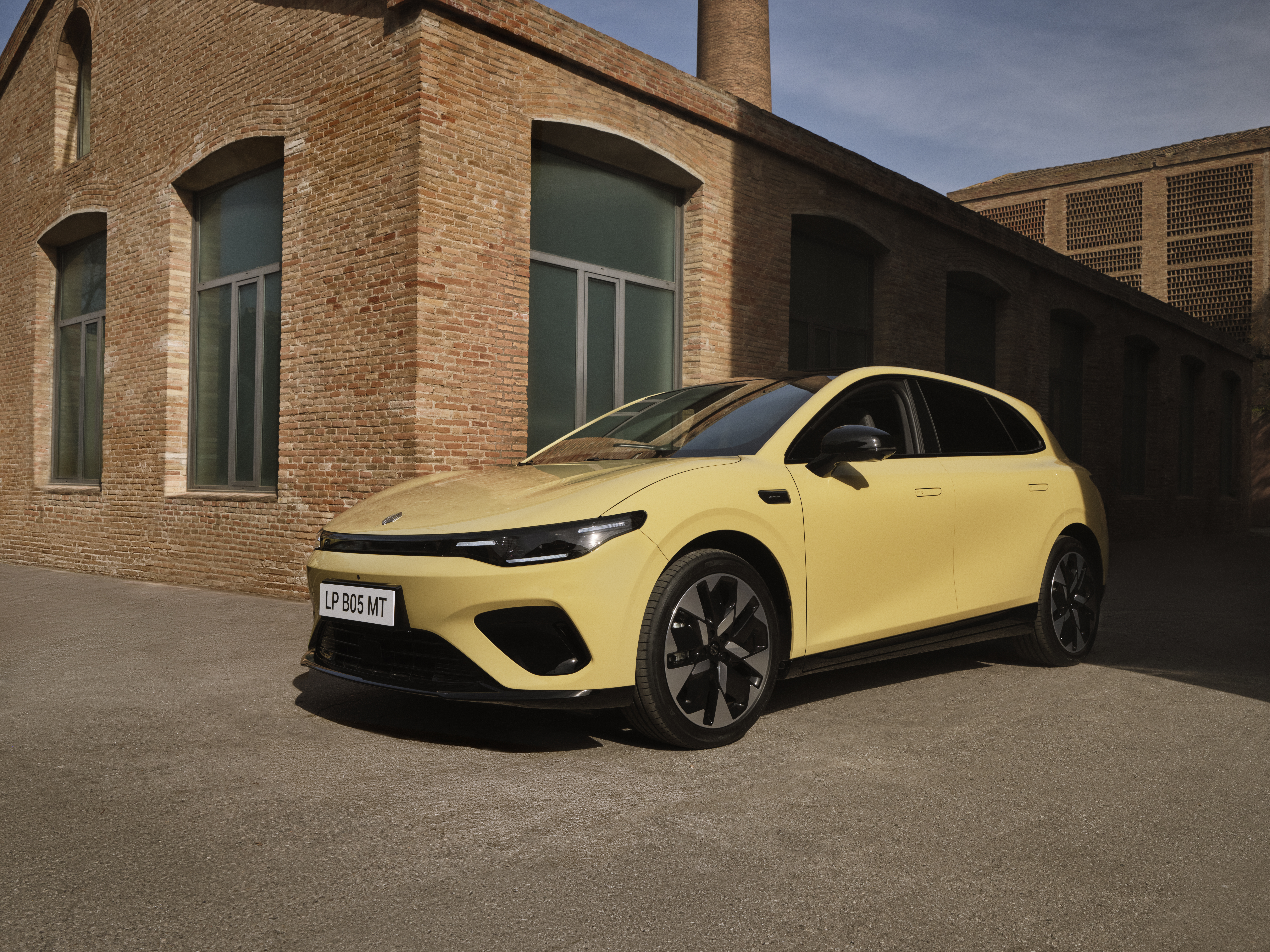 Έρχεται το Β05, το πρώτο σπορ ηλεκτρικό της Leapmotor