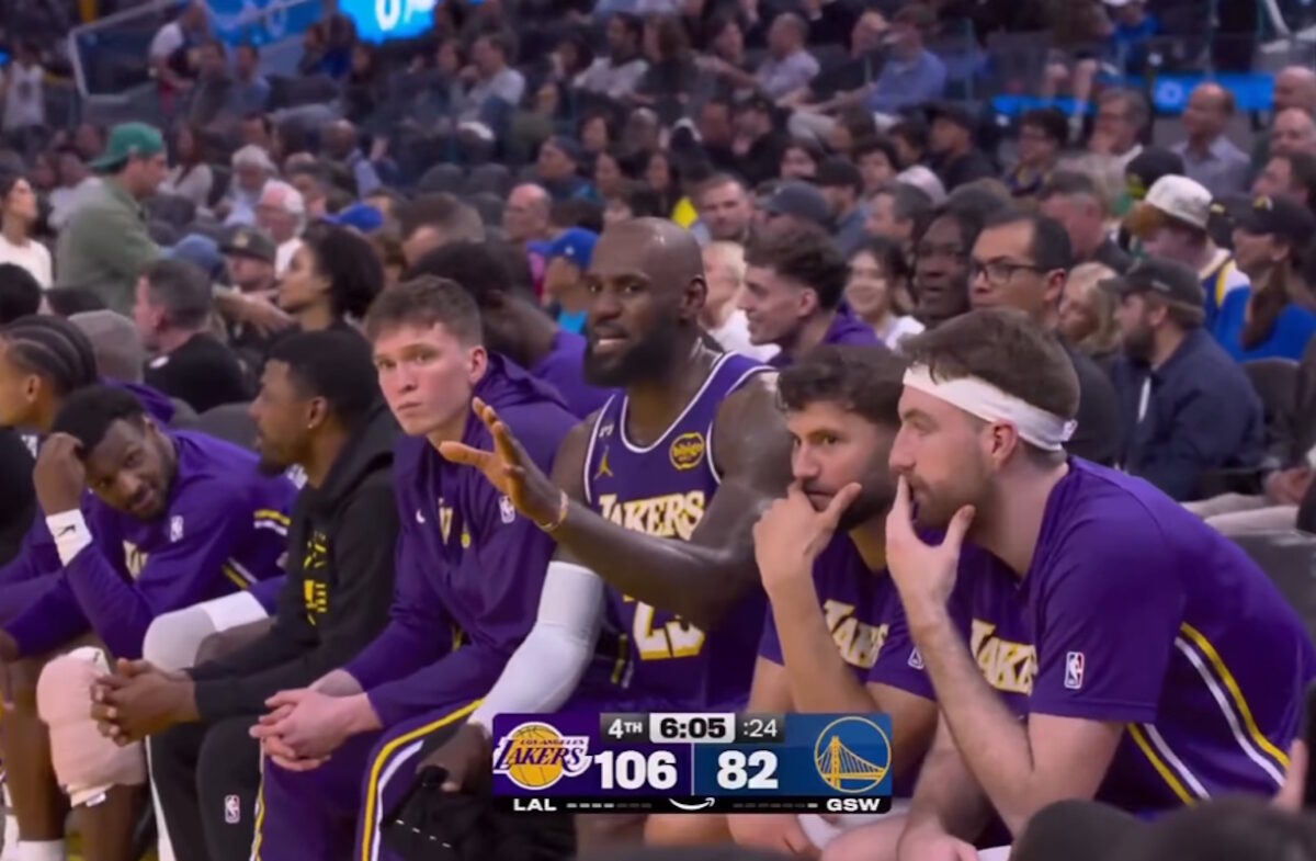 Ο Λεμπρόν Τζέιμς εκνευρίστηκε με οπαδό: «Πρέπει να ηρεμήσεις»