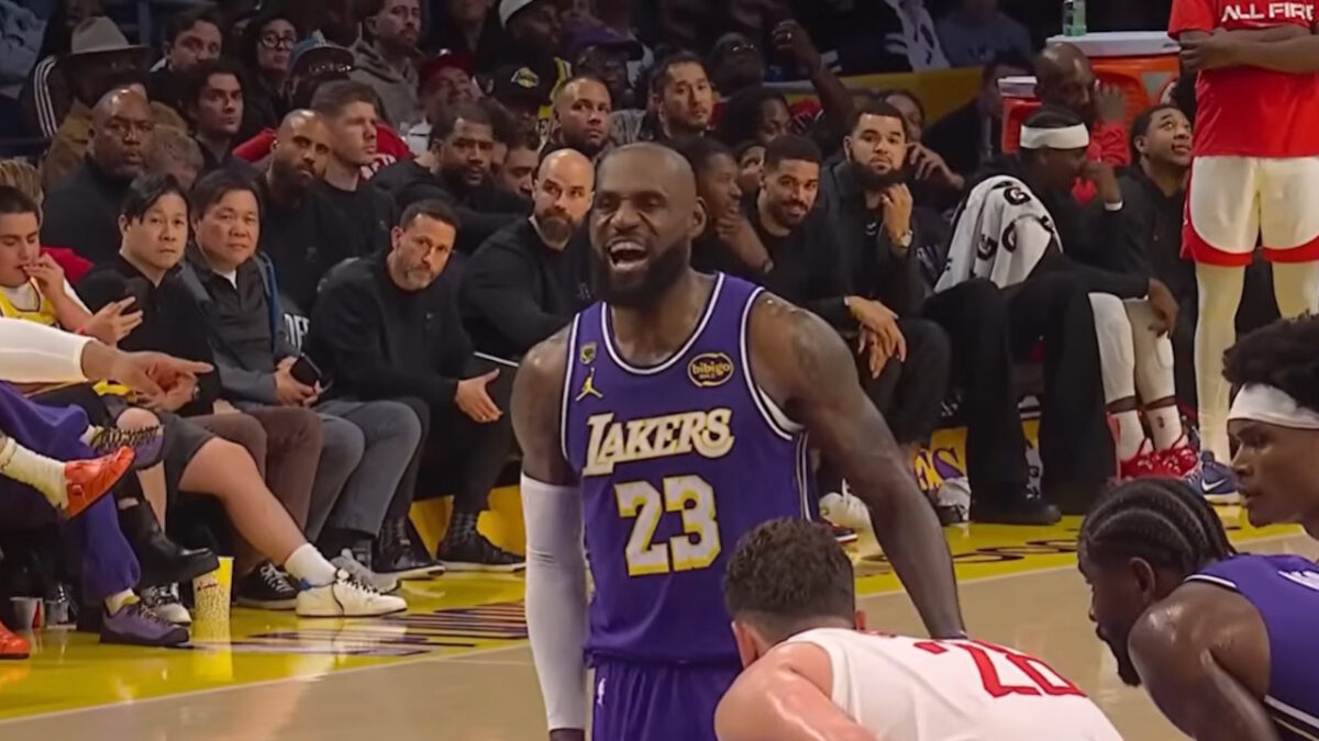 Ο Λεμπρόν Τζέιμς εκνευρίστηκε με τον Αλπερέν Σενγκούν: «Εσύ μιλάς για εύκολο φάουλ; Eίσαι κλαψιάρης»