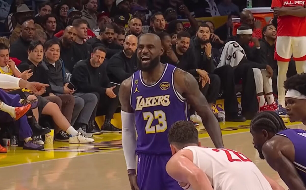 Ο Λεμπρόν Τζέιμς εκνευρίστηκε με τον Αλπερέν Σενγκούν: «Εσύ μιλάς για εύκολο φάουλ; Eίσαι κλαψιάρης»