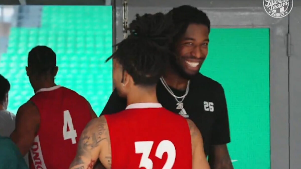 Παναθηναϊκός – Μονακό: Η «έφοδος» του Ματίας Λεσόρ στην προπόνηση των φιλοξενούμενων και οι αγκαλιές