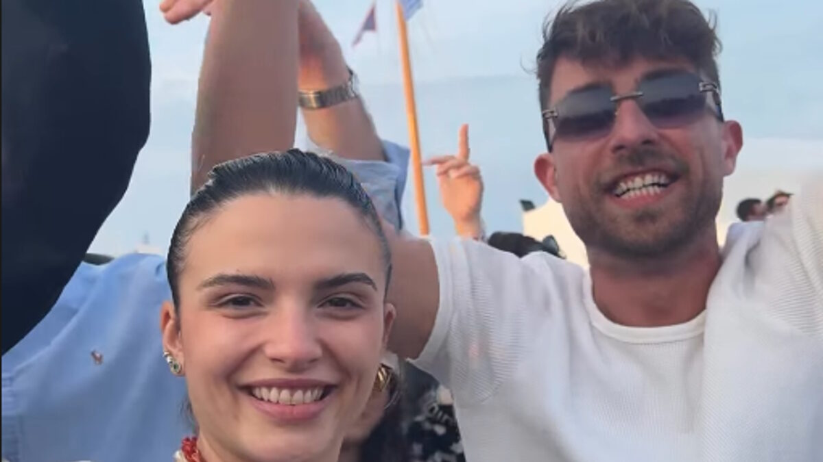 Η Κατερίνα Λιόλιου στην Πάρο με τον Fipster