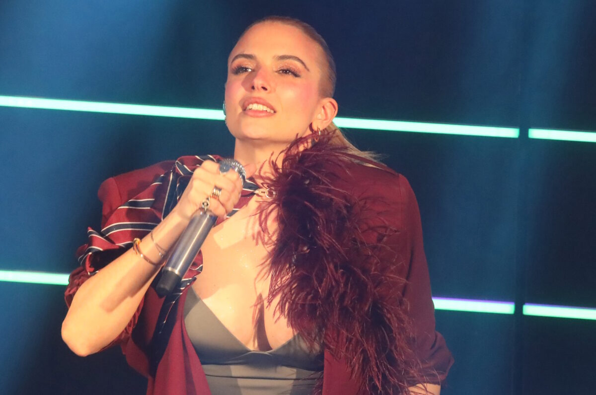 Η Κατερίνα Λιόλιου για το τραγούδι «Λογαριασμός»: Έγινε αγαπητό σε μια στιγμή γιατί ήταν η αλήθεια μας