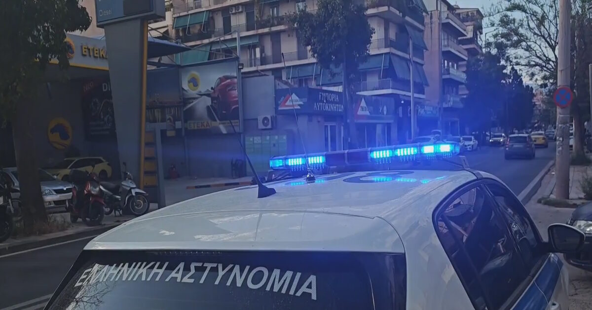 Μηχανή παρέσυρε ανήλικη στη Λιοσίων – Ο οδηγός την εγκατέλειψε, σε κρίσιμη κατάσταση στο ΚΑΤ το κορίτσι