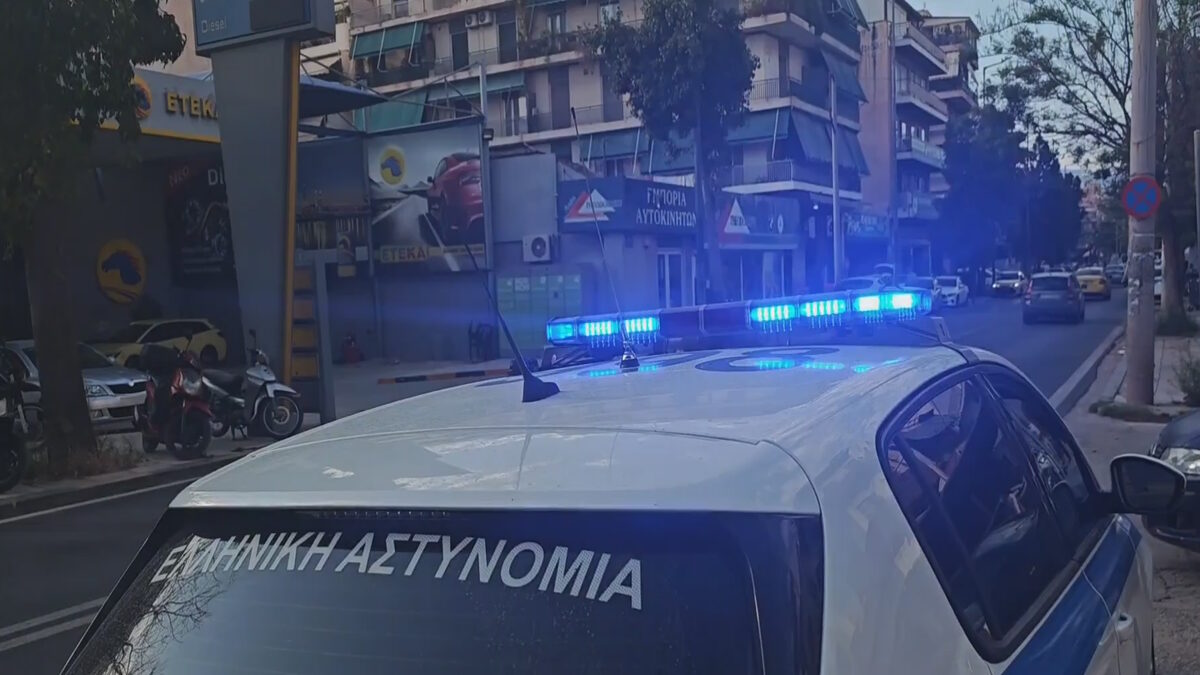 Μηχανή παρέσυρε ανήλικη στη Λιοσίων – Ο οδηγός την εγκατέλειψε, σε κρίσιμη κατάσταση στο ΚΑΤ το κορίτσι