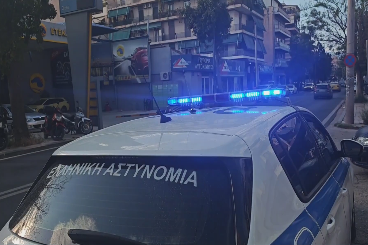 Μηχανή παρέσυρε ανήλικη στη Λιοσίων – Ο οδηγός την εγκατέλειψε, σε κρίσιμη κατάσταση στο ΚΑΤ το κορίτσι