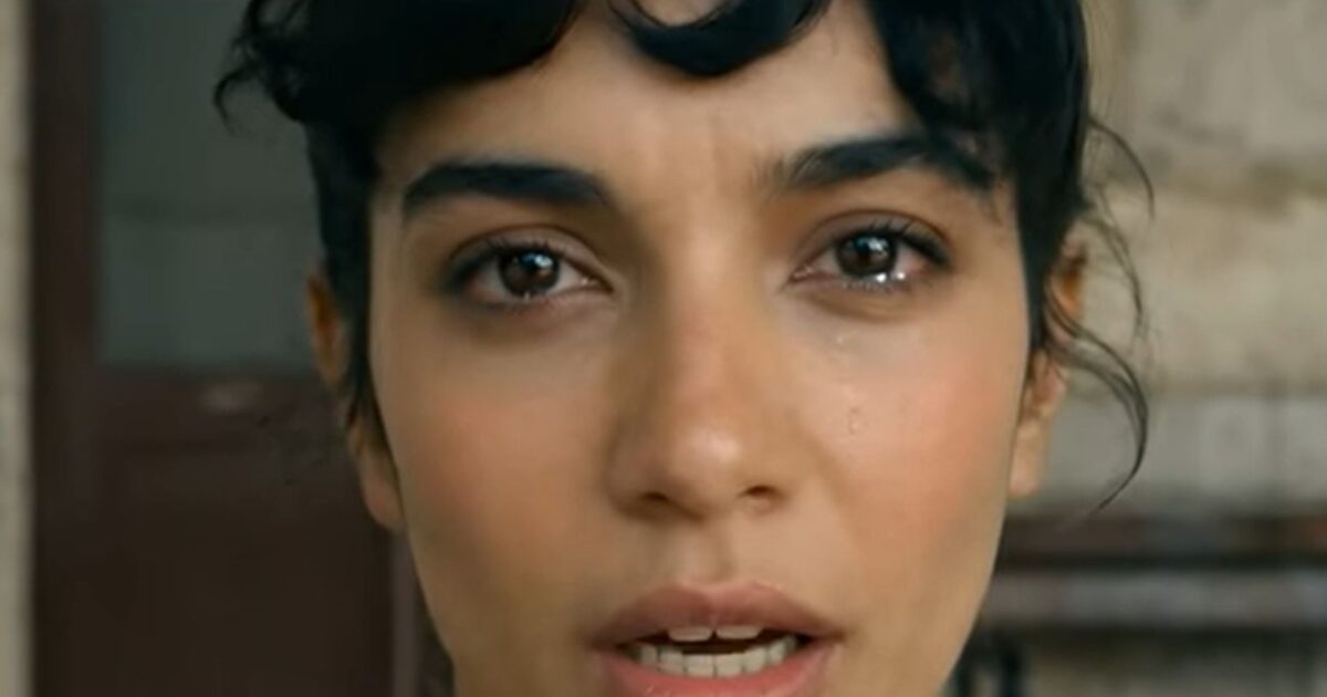 Η «AI τραγουδίστρια» Lolita προκαλεί θύελλα στη Ρουμανία κι έχει εξοργίσει τους Ρομά