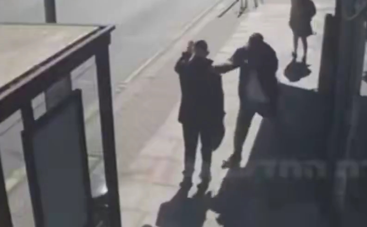 Λονδίνο: Τρομοκρατική οργάνωση που συνδέεται με το Ιράν ανέλαβε την ευθύνη για την επίθεση με μαχαίρι σε Εβραίους