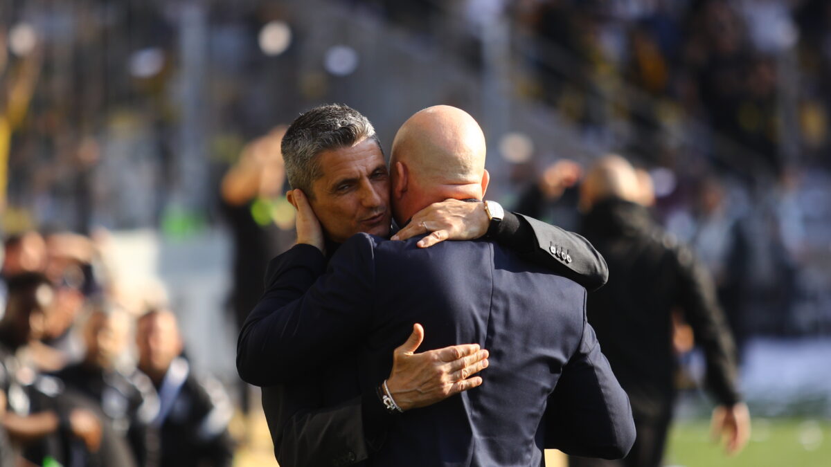 Ο Μάρκο Νίκολιτς αγκαλιάζει τον Ραζβάν Λουτσέσκου