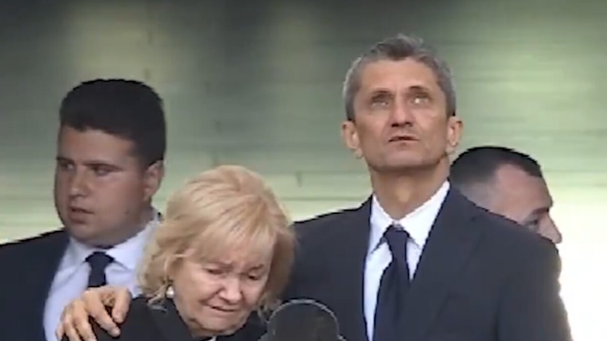 Ο Ραζβάν Λουτσέσκου