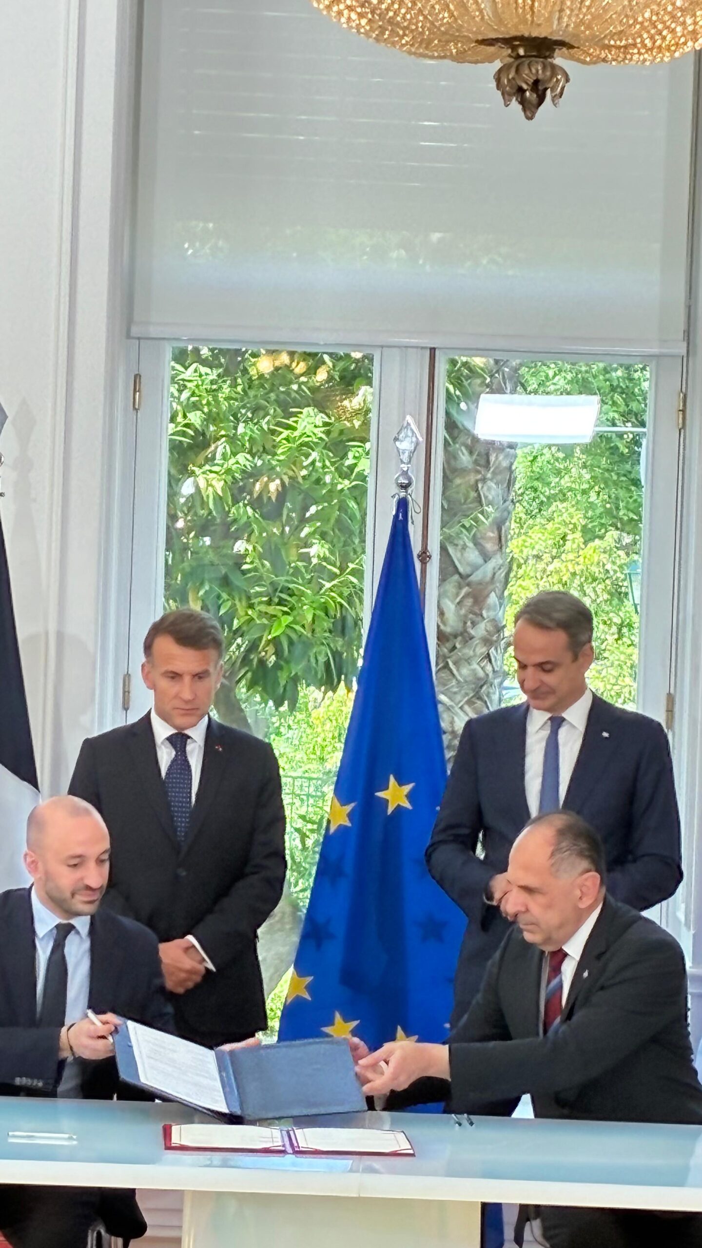 macron-mitsotakis-maximou2