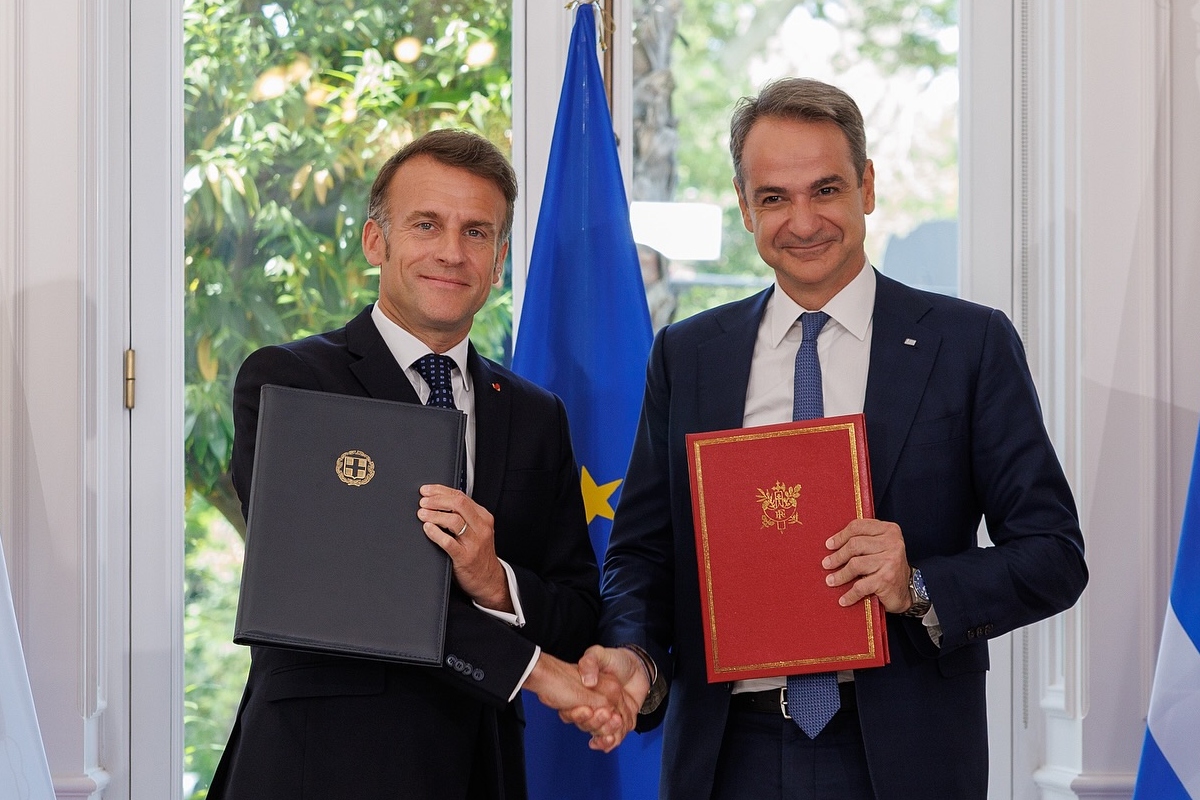 Η ανάρτηση του Μακρόν με τον Μητσοτάκη υπό τους ήχους του «Εγώ κι εσύ μαζί»