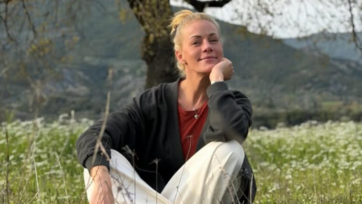 Ζέτα Μακρυπούλια: Φωτογραφίες από την πασχαλινή απόδραση στο χωριό της – «Επέστρεψα στις ρίζες μου» Η Ζέτα Μακρυπούλια