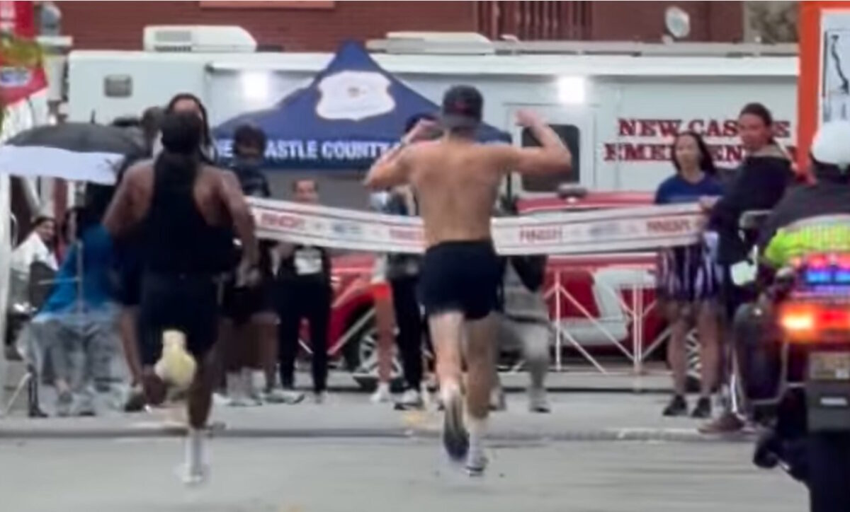 Δρομέας ξεκίνησε να πανηγυρίζει πριν τερματίσει στον Μαραθώνιο του Ντέλαγουερ και δέχθηκε την προσπέραση στο νήμα