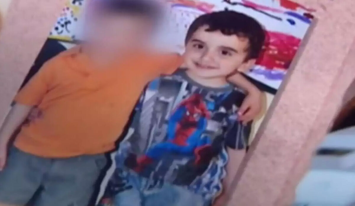 Μενίδι: Ξεκίνησε η δίκη για τον 11χρονο Μάριο που σκοτώθηκε από αδέσποτη σφαίρα σε σχολείο – «Τον γύρισα και είδα το αίμα να τρέχει ποτάμι»