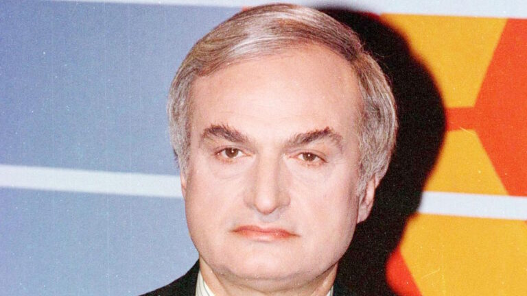 Μανώλης Μαυρομμάτης