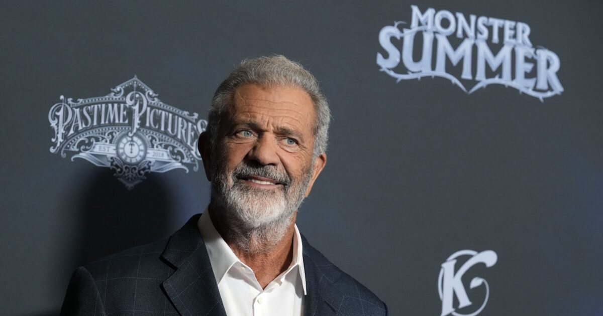 Συντετριμμένος ο Μελ Γκίμπσον από τον θάνατο της ηθοποιού Νάντια Φαρές που βρέθηκε νεκρή στον πάτο πισίνας στο Παρίσι -«Ήταν η μυστική του αγάπη»
