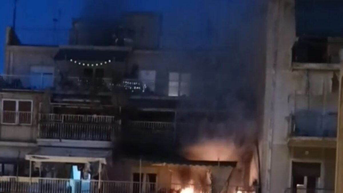 Φωτιά σε διαμέρισμα στο Μεταξουργείο