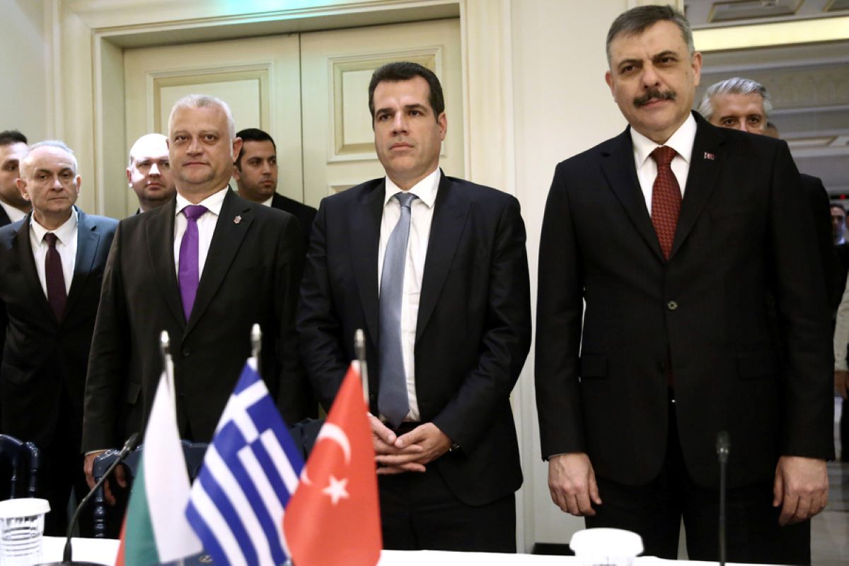 Θάνος Πλεύρης στη τριμερή με Βουλγαρία και Τουρκία για το μεταναστευτικό: Ενίσχυση της μάχης κατά των διακινητών