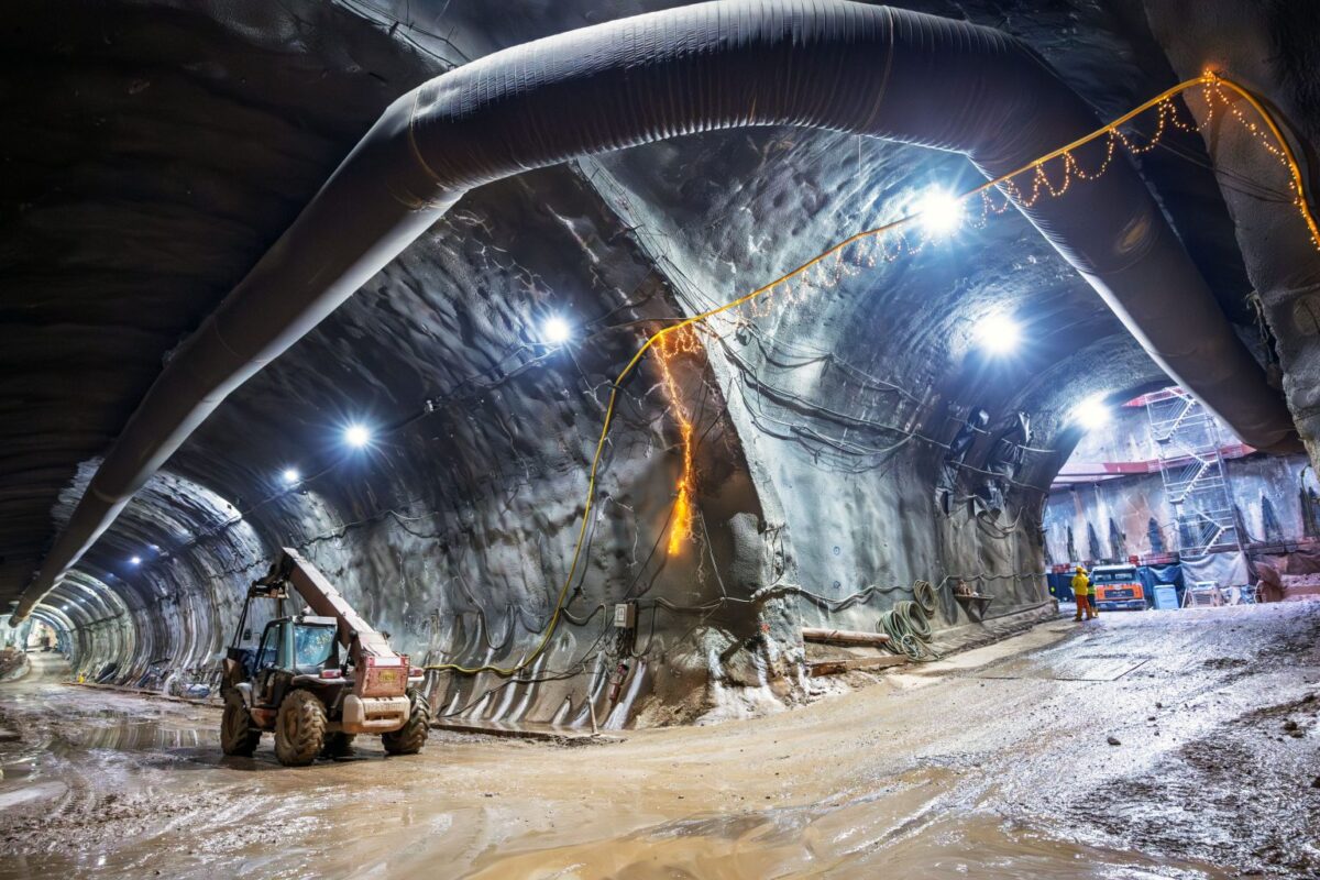 Διάνοιξη μετρό - ΑΠΕ