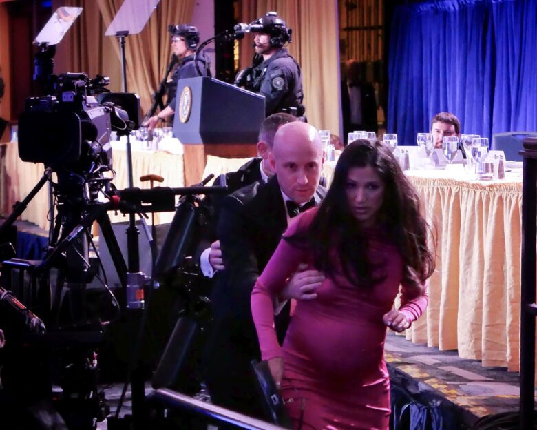 Ο σύμβουλος του Τραμπ Στίβεν Μίλερ και η έγκυος σύζυγός του