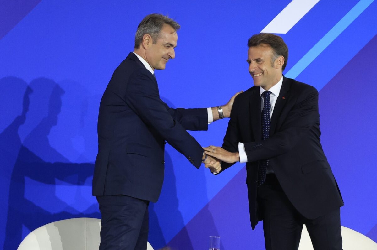 Μακρόν σε Μητσοτάκη: Μοντέλο οικονομικής προόδου η Ελλάδα - «Πιο κοντά από ποτέ οι δύο χώρες»