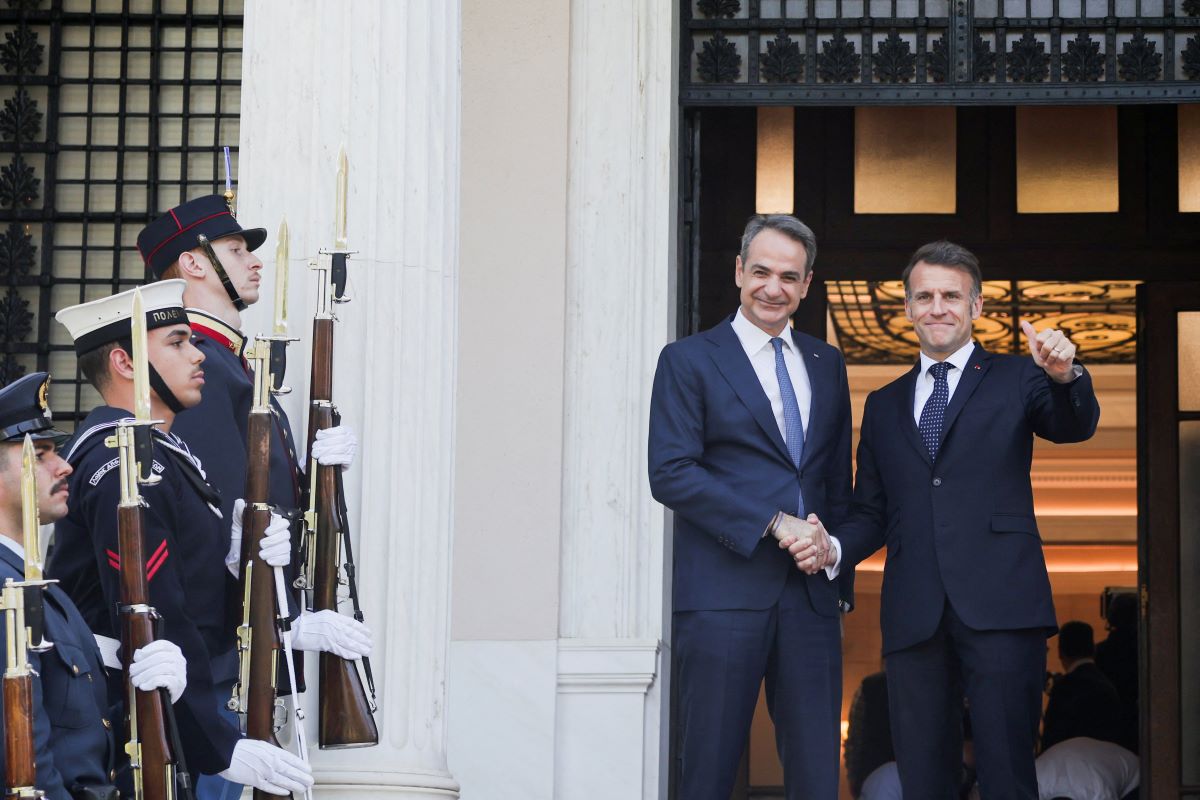 Μητσοτάκης και Μακρόν στο Μέγαρο Μαξίμου